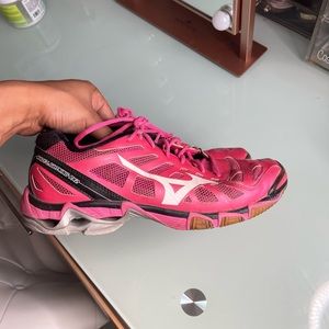 Mizuno womens volleyball shoes